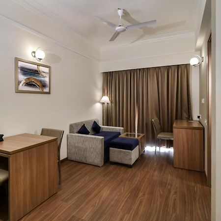Starlit Suites Newtown Kalküta Dış mekan fotoğraf