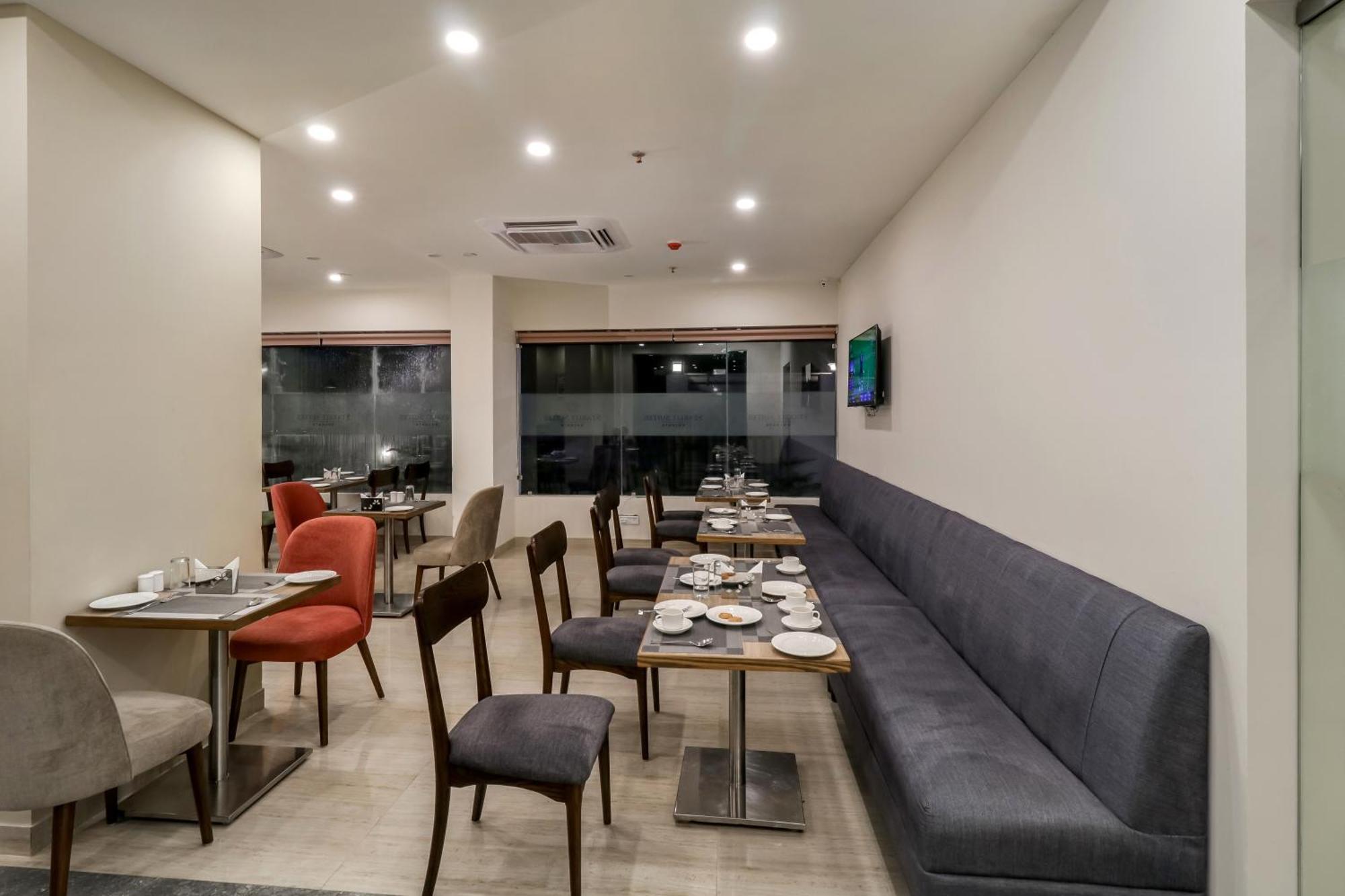 Starlit Suites Newtown Kalküta Dış mekan fotoğraf